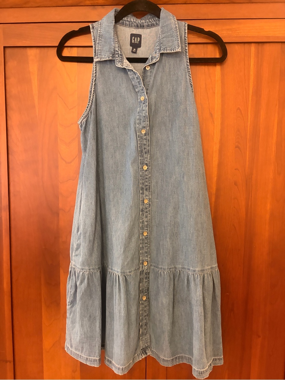 Gap button up denim dress with peplum detail at bottom